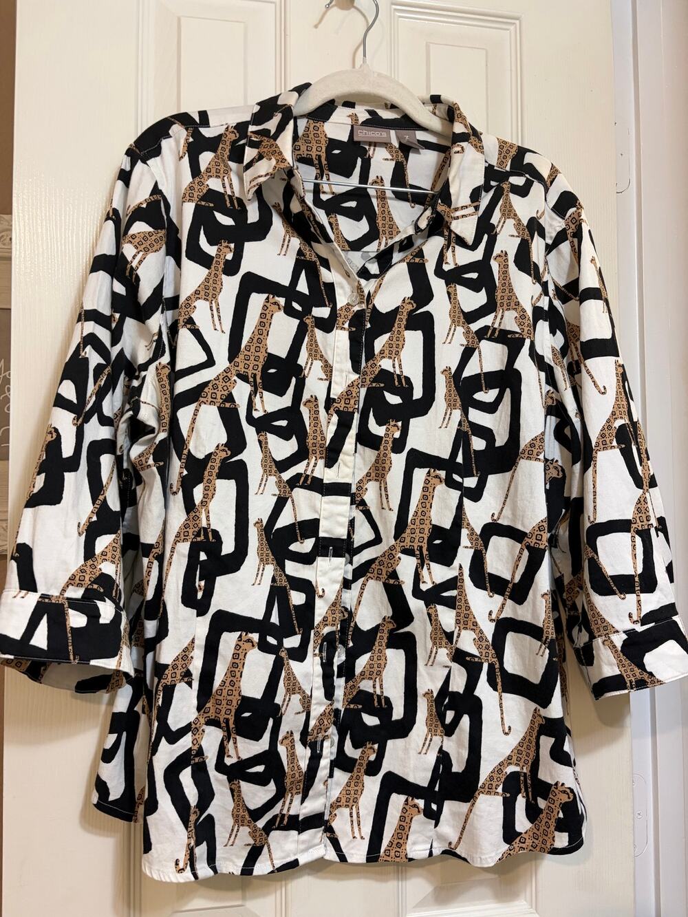 Chico’s Giraffe Print Button Up Shirt Women’s Size 3 XL Black White Tan Blouse